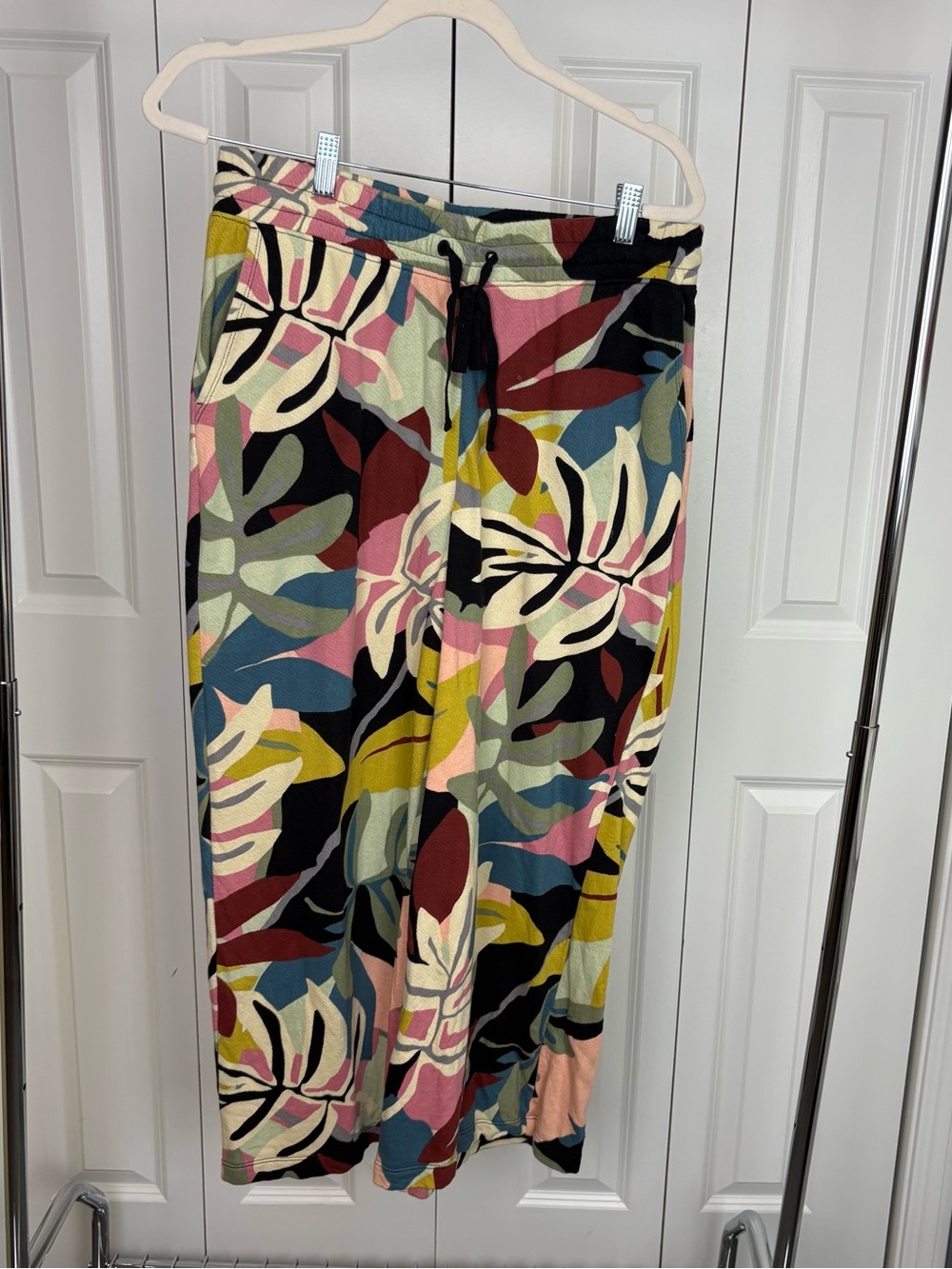 LOFT Cropped Floral Pants